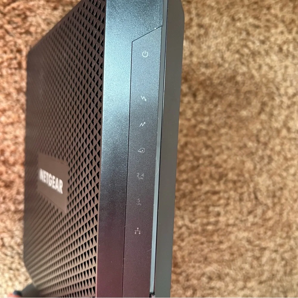NETGEAR Nighthawk Cable Modem WiFi Router AC1900 Built-In DOCSIS - Picture 5 of 15
